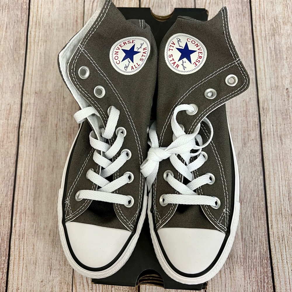 BRAND NEW Women’s high top Converse in gray